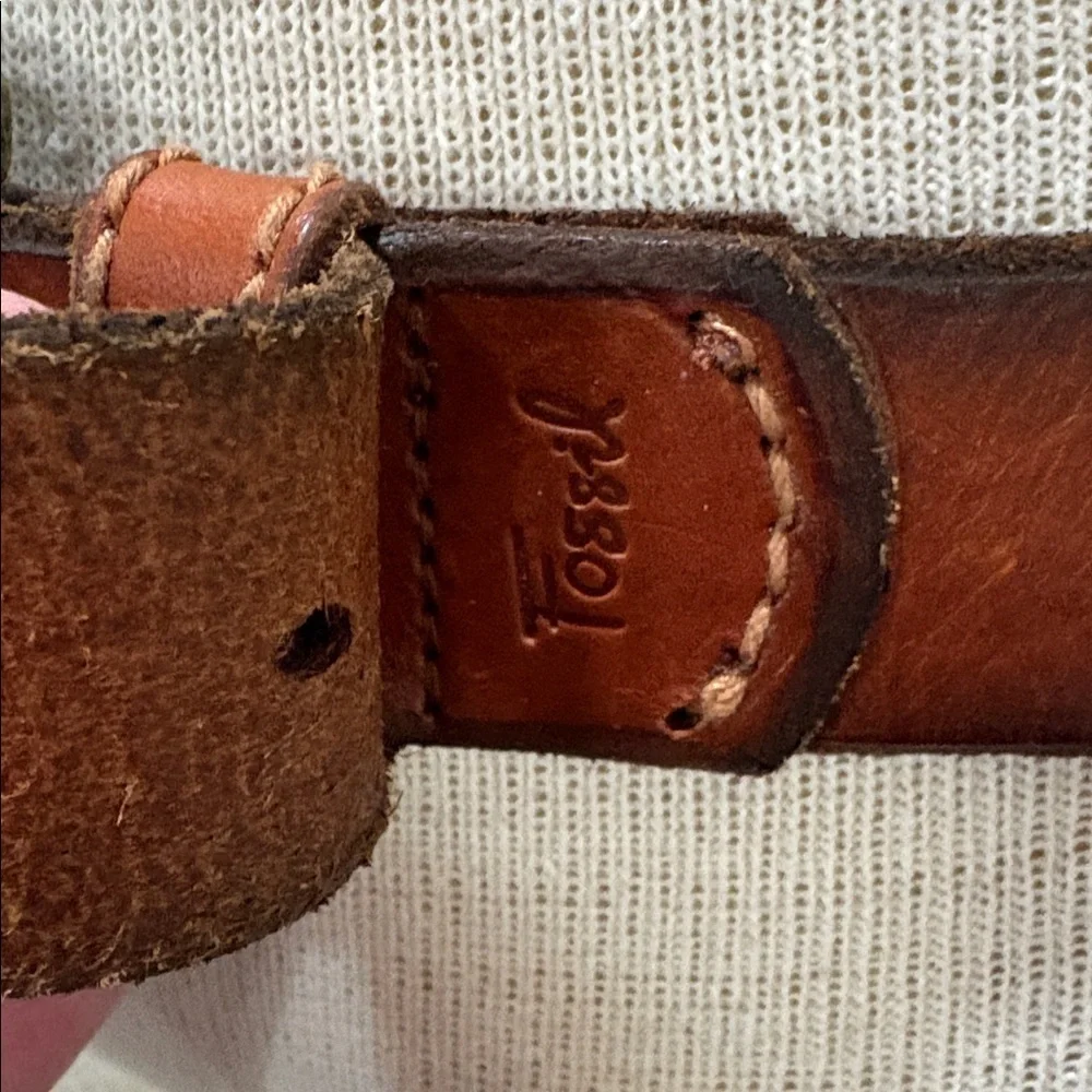 Fossil sz M brown leather belt with brass/leather buckle